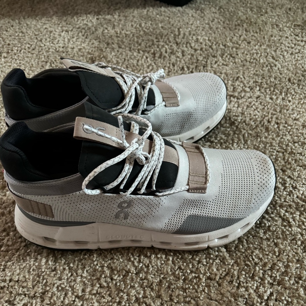 Like new, very gently used On Cloud Cloudnova shoes in white sand, women’s 9.5